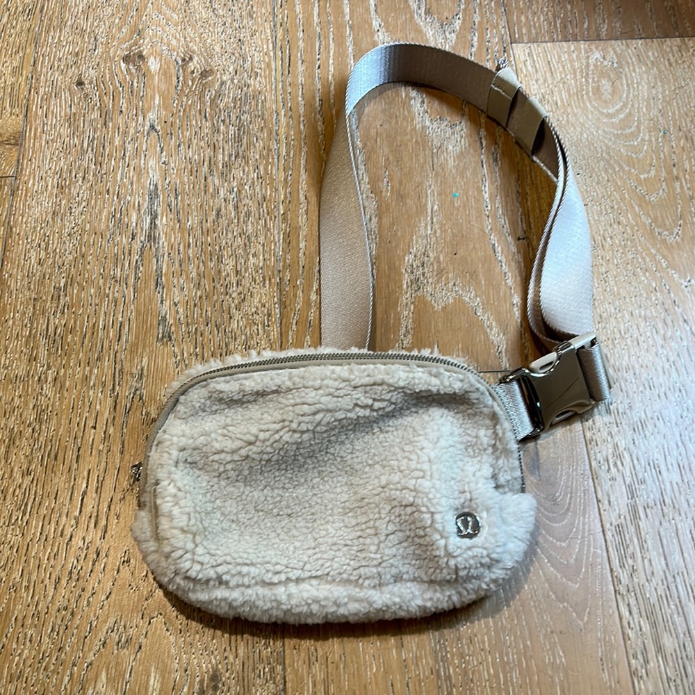 Lululemon sherpa belt bag. Ivory/white color